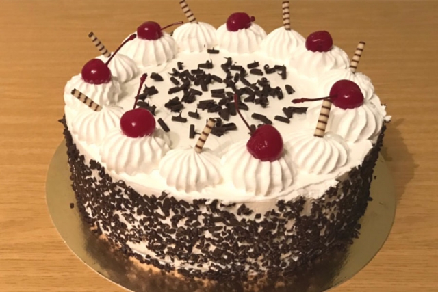 Оформлення торту (декор) простий - класичний | Торт з вишнями 2