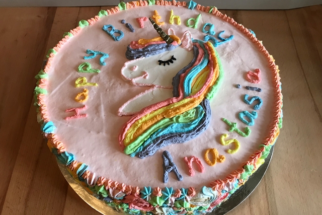 Торт єдинорог для дівчинки на день народження