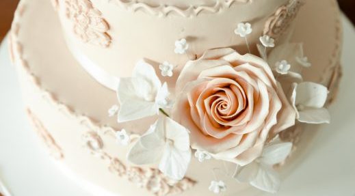 Bесільний торт з квітами | Замовити весільний торт у Львові
