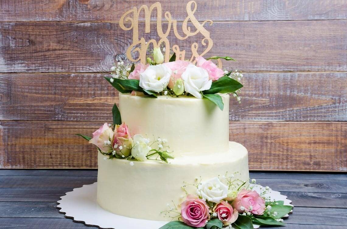 Bесільний торт з квітами | Замовити весільний торт у Львові
