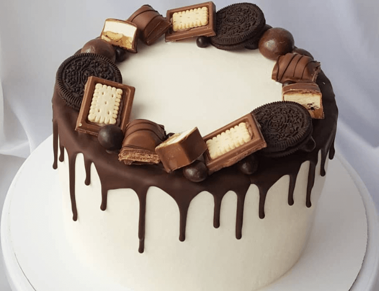 Декор торту цукерками | Торт на замовлення у Львові