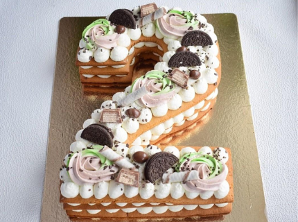 Новорічний торт з цифр 2021 декор | Торт на замовлення у Львові