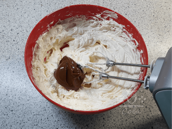 Робимо крем для торту П’яна вишня - рецепт