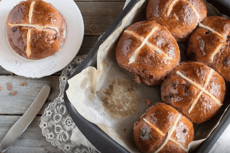 Хрестова булочка | Пасхальна випічка країн світу | Великодня випічка | Торт на замовлення у Львові